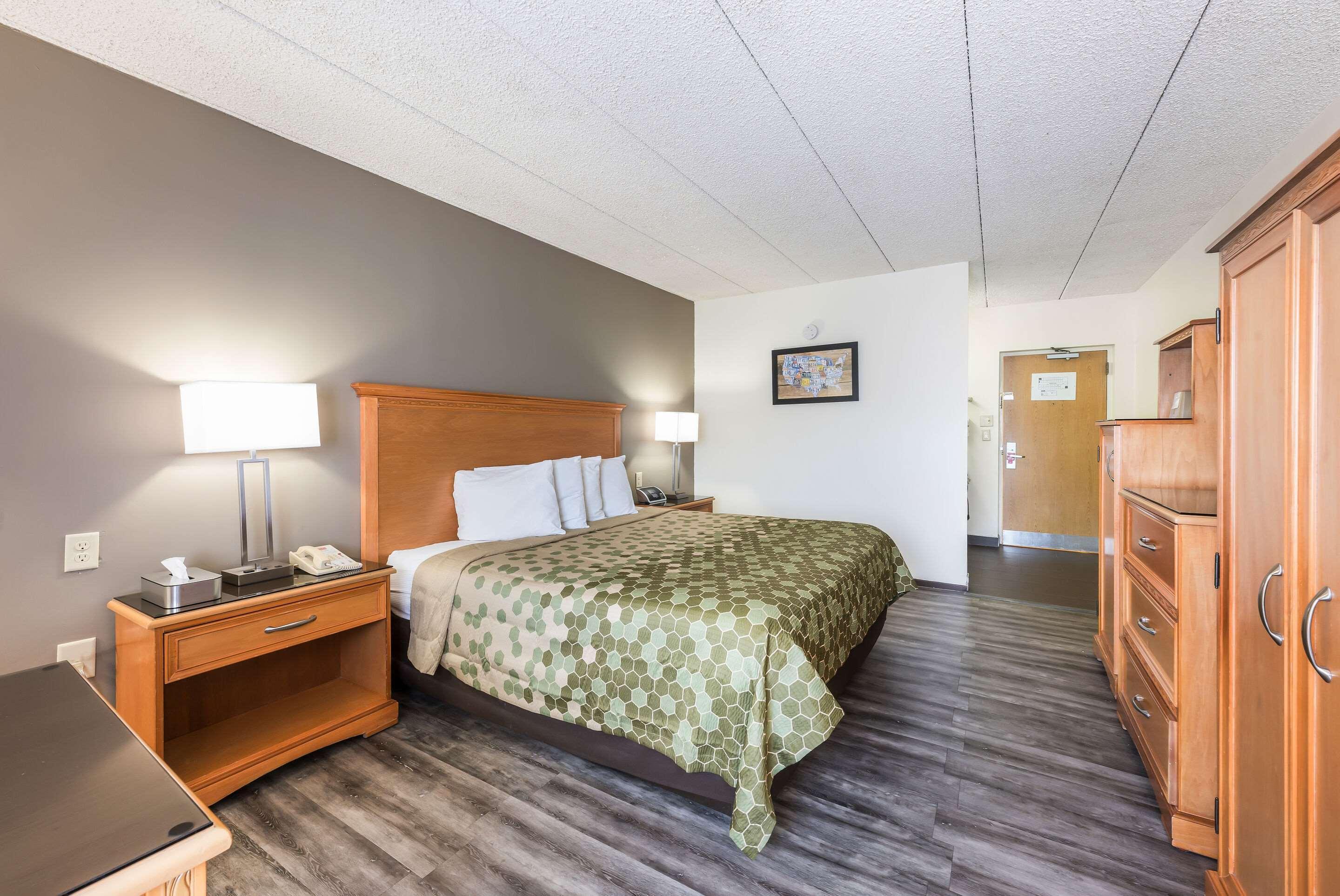 Econo Lodge Quakertown Exterior photo